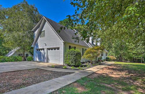 2 Mi to Clemson Central Villa with Deck, Near Lakes - Foto 30