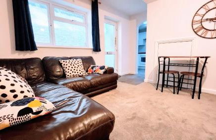 1 Bedroom Annex - Close to Frimley Hospital - Private Entrance - Foto 5