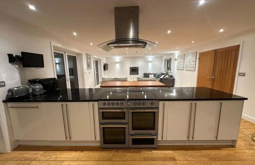 5 bed house with hot tub - Foto 23