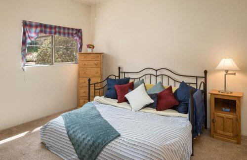 Refreshing Sedona Sanctuary with Pool and Hot Tub for Family - Foto 13