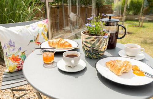 The Lodge - Elegant Comfort in a Peaceful Setting - Photo 34