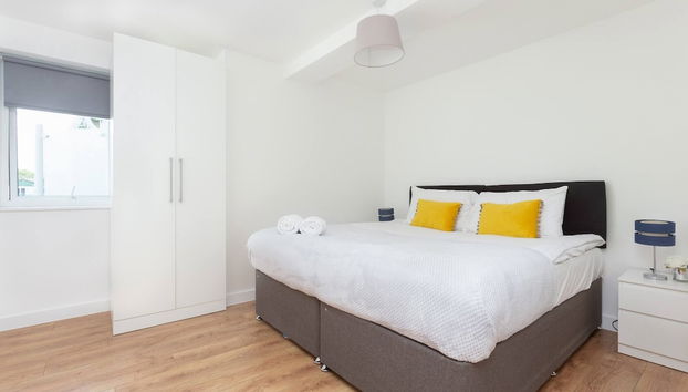 Skyvillion - Tower Point Enfield 1bed With Balcony - Photo 2