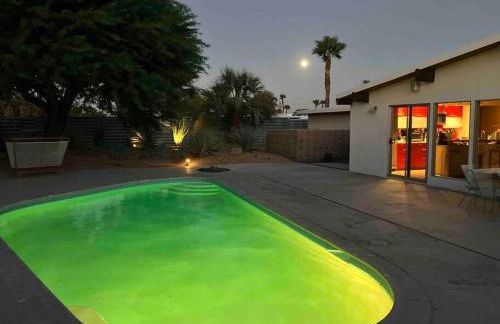 Mid-Century Krisel House with Salt Water Pool and Firepit - Foto 42