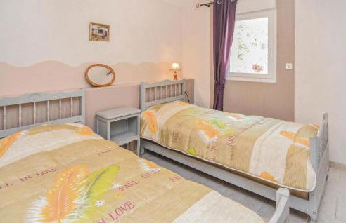 Nice Apartment In Le Sambuc With Wifi - Foto 26