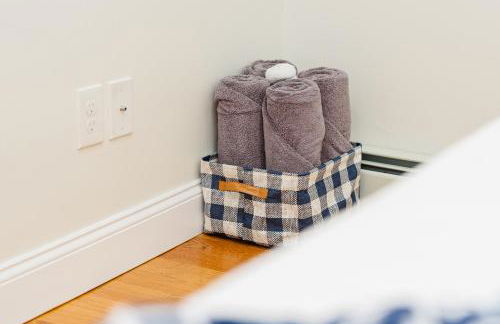 16 -3 Spacious 4BR Worcester Home near Parks - Foto 65