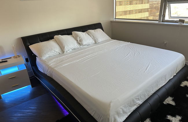 LUXURY DOWNTOWN CONDO TWO BEDROOM - Photo 6