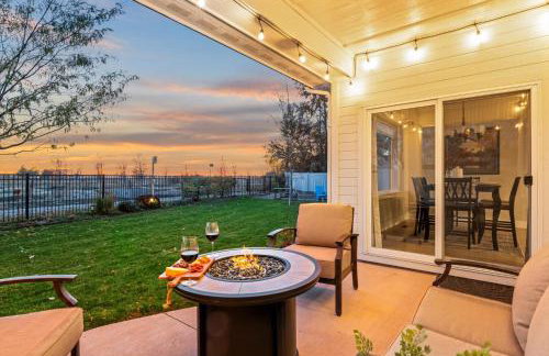 Relaxing Sauna Retreat Fire Pit and Swing Set - Foto 50