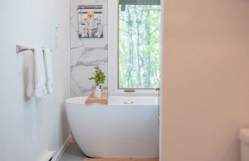 Mountain Top! Family Paradise w Hot Tub & Game Rm - Foto 38