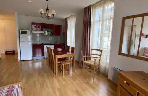 Les Oursons, Résidence Val de Jade, Beau T3 meublé, plein centre, Wifi, Ascenseur - Foto 6