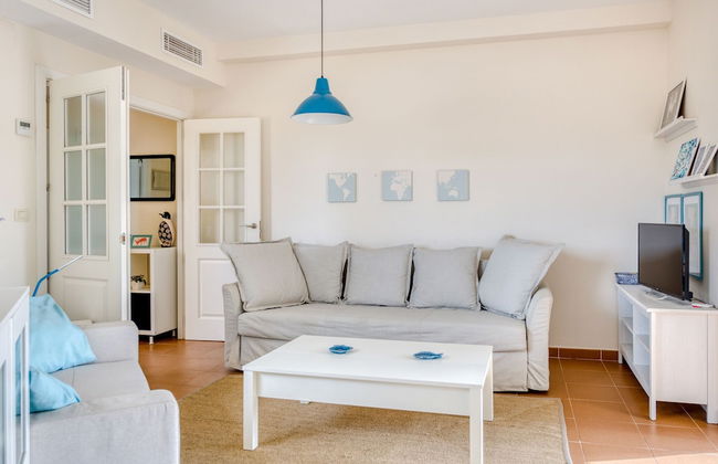 Serene Holiday Home in Huelva With Balcony - Foto 9