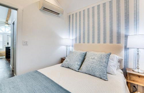 Walk to Lewisville Lake Cozy Couples Retreat - Foto 16