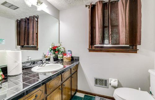 Group Getaway Spacious Home in Stone Mountain! - Foto 13