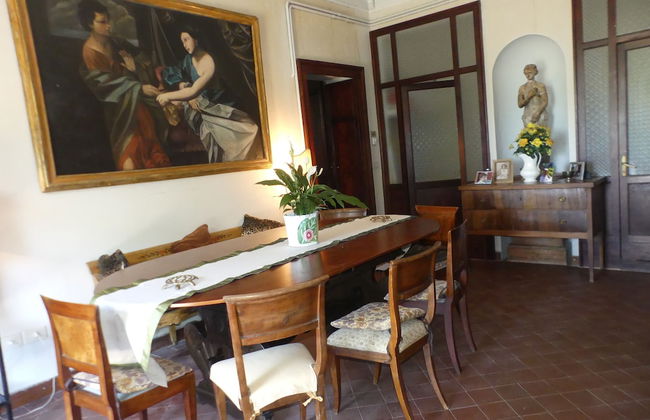 Elegante Appartamento in Villa con Piscina - Foto 28