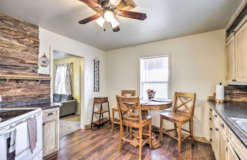 Cozy Helper Home with Fenced Yard, Pets Welcome - Foto 9