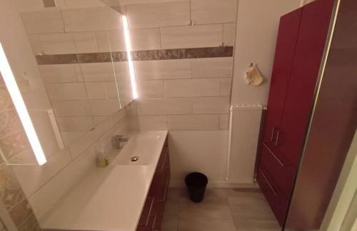 5 mn, 450m walk Metro La Defense, 3 bedrooms, Parking - Foto 7