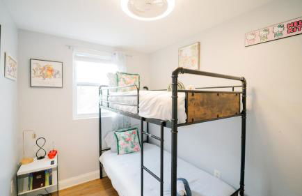 Stylish 5BR DC Retreat Backyard Free Parking - Foto 29