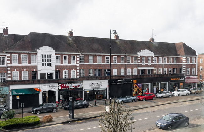 Skyvillion -4bed Cozy Cockfosters Apt Mins To Tube - Foto 27