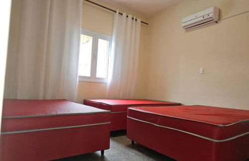 Belíssima Casa a Beira Mar com Piscina Aquecida Cobrado a Parte, 5 Quartos com Ar Condicionado, Amplo Salão de Jogos com Mesas de Bilhar e Pebolim, Amplo Espaço Externo com Churrasqueira em Deck Gourmet Coberto frente a Piscina,Tudo isso á Beira Mar - Photo 46