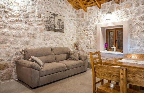 Awesome Home In Unesic - Foto 21