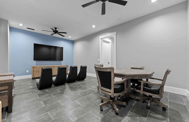 Blue Heron by Avantstay Lakefront, Dock, Pool, Theater Sleeps 22 - Foto 46