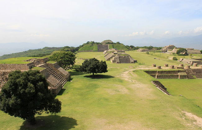 Monte Alban, Poterie Noire et Alebrijes - Photo 2