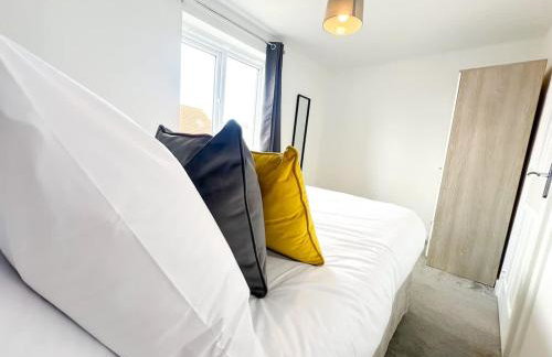 Chestnut House by Blue Skies Stays - Photo 15