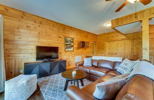 Hot Tub, Game Room! Group-Friendly Nebo Cabin - Photo 11