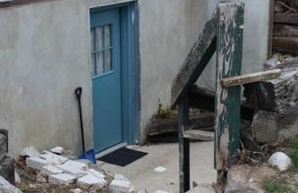 Rustic & Bright 1 Bed Apt. - Photo 10