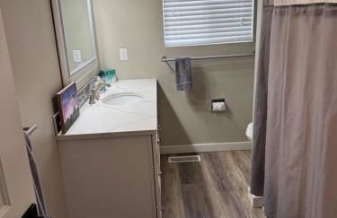 Photo Op with Sasquatch 2 min to walk Silver Mtn - Foto 13