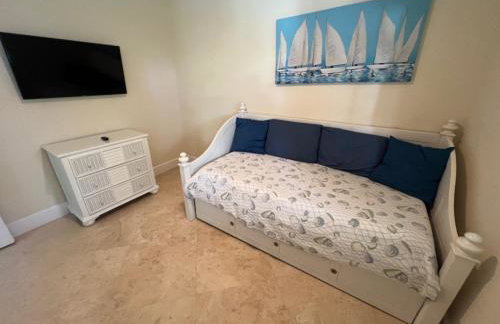 FULL TIME LIC Mgr - LUXURIOUS 3 BED 3 BATH OCEANFRONT SUITE - UPSCALE OCEANFRONT RESORT - INDOOR PICKLEBALL - SPEAKEASY! - Foto 29