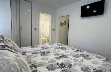 HelaMoni, New 5 Star 2 Person apartments with pool - Foto 42