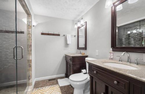 Ultimate Family Fun Lakehouse with pool and dock - Foto 15