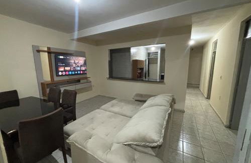 Apartamento amplo perto do shopping e do bododromo - Foto 2