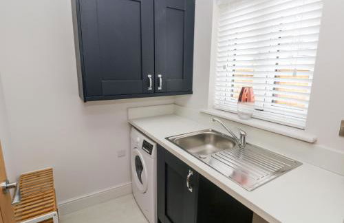 LunaRoxx, 6 Meadow Gardens, Kilgetty - Photo 10