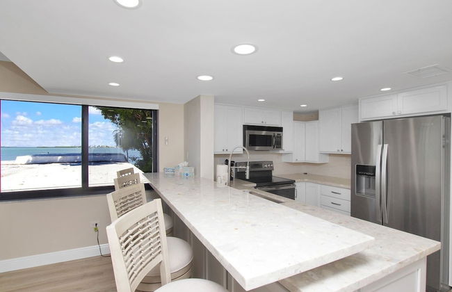 Bayfront Townhouse Located In The Lush Tropical Setting Of Rock Harbor Club. 2 Bedroom Condo by RedAwning - Foto 13