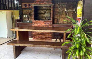 Búzios Praia da Ferradura Linda casa dentro de Condomínio com toda infraestrutura - água e luz inclusos na tarifa - Foto 30