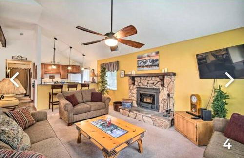 Spacious cozy chalet huge deck over seasonal creek - Foto 46