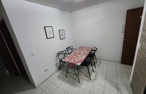 Apartamento em região central e perto da rodovia - Foto 2