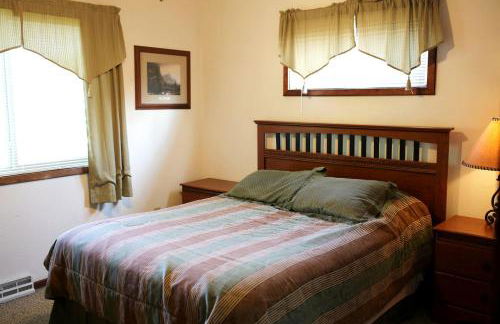 Lakefront Vacation Rental with a Deck and Hot Tub near Wisconsin Dells - Foto 27