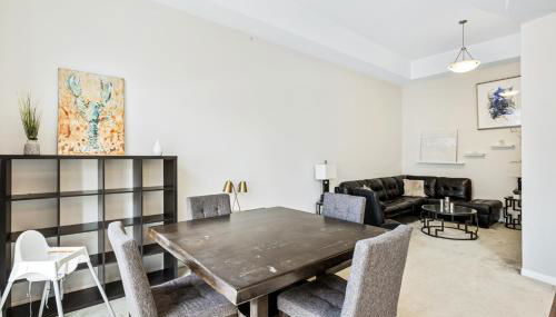 Ultimate LA Vacation 2BR w Pool Above Shops - Foto 3