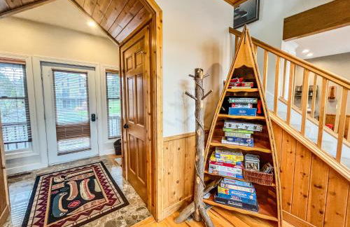 Lakefront Home Near Wisp with Great Location Dock Slip Hot Tub - Foto 8