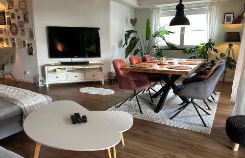 Wohlfühloase mit Pool, Kamin & großer Terrasse - Foto 4