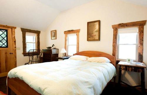 Romantic Couples' Cabin Getaway in Pittsfield, New Hampshire - Foto 7