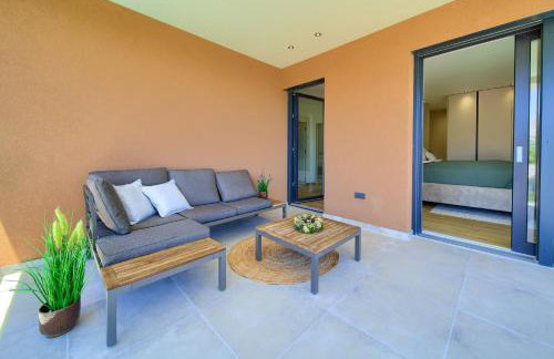 Villa Viverum with heated salt water pool - Photo 36