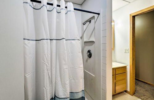 Elwood Townhome with Patio - 7 Mi to Johnson Lake - Foto 19