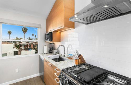 Modern Luxury 2BR Apt in Heart of Ocean Beach - Foto 11
