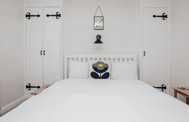 The Poppies - From 150 Per Night - Photo 3