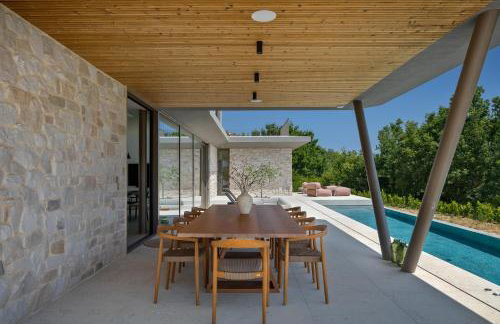 Villa bOx in Central Istria for 14 persons with wellness, 54 m2 heated pool, & kids playground - Foto 7