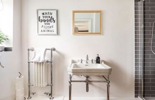 Cotswold Cheltenham, whole house with hot tub - Photo 52