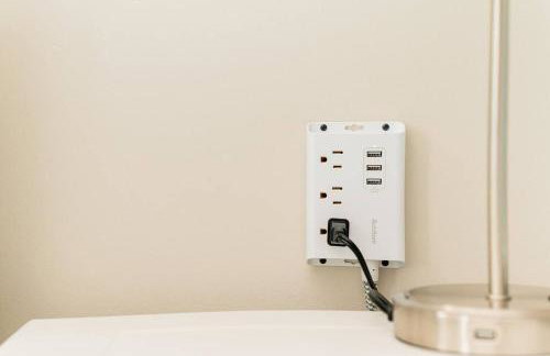 Studio Suite - No Steps - Walkable & Free Parking - Foto 7